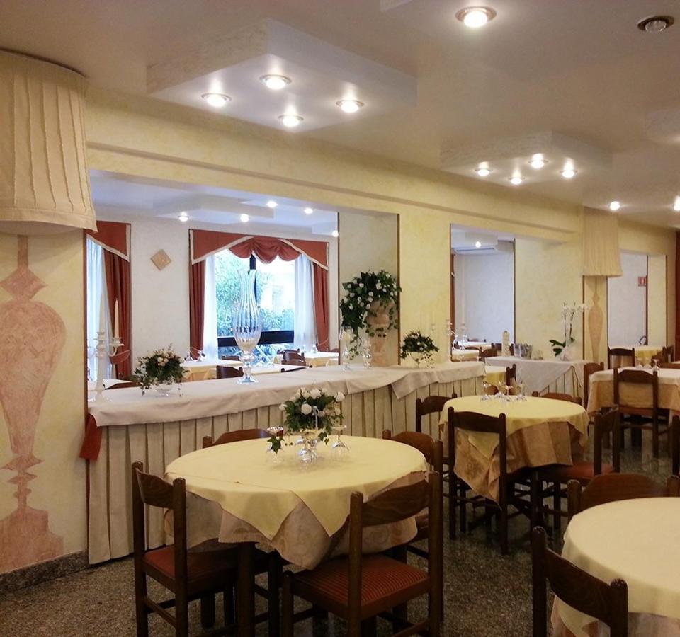 Hotel Corallo Giulianova Esterno foto